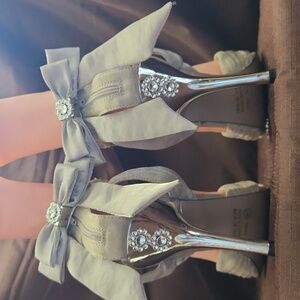 Torte Caliente Women's Open Toe Ankle Strap Zip Back High Heel Size 10M